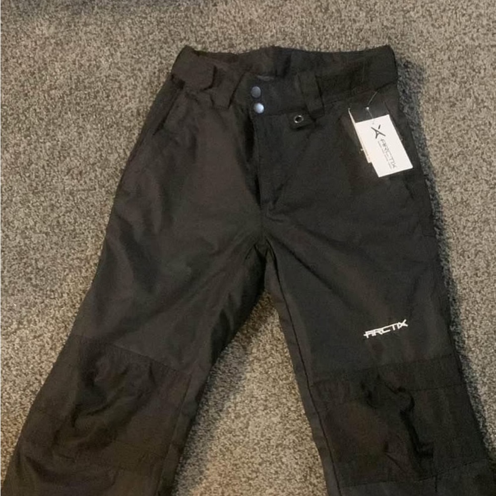 NWT Artix Black Snow Pants size 10/12.